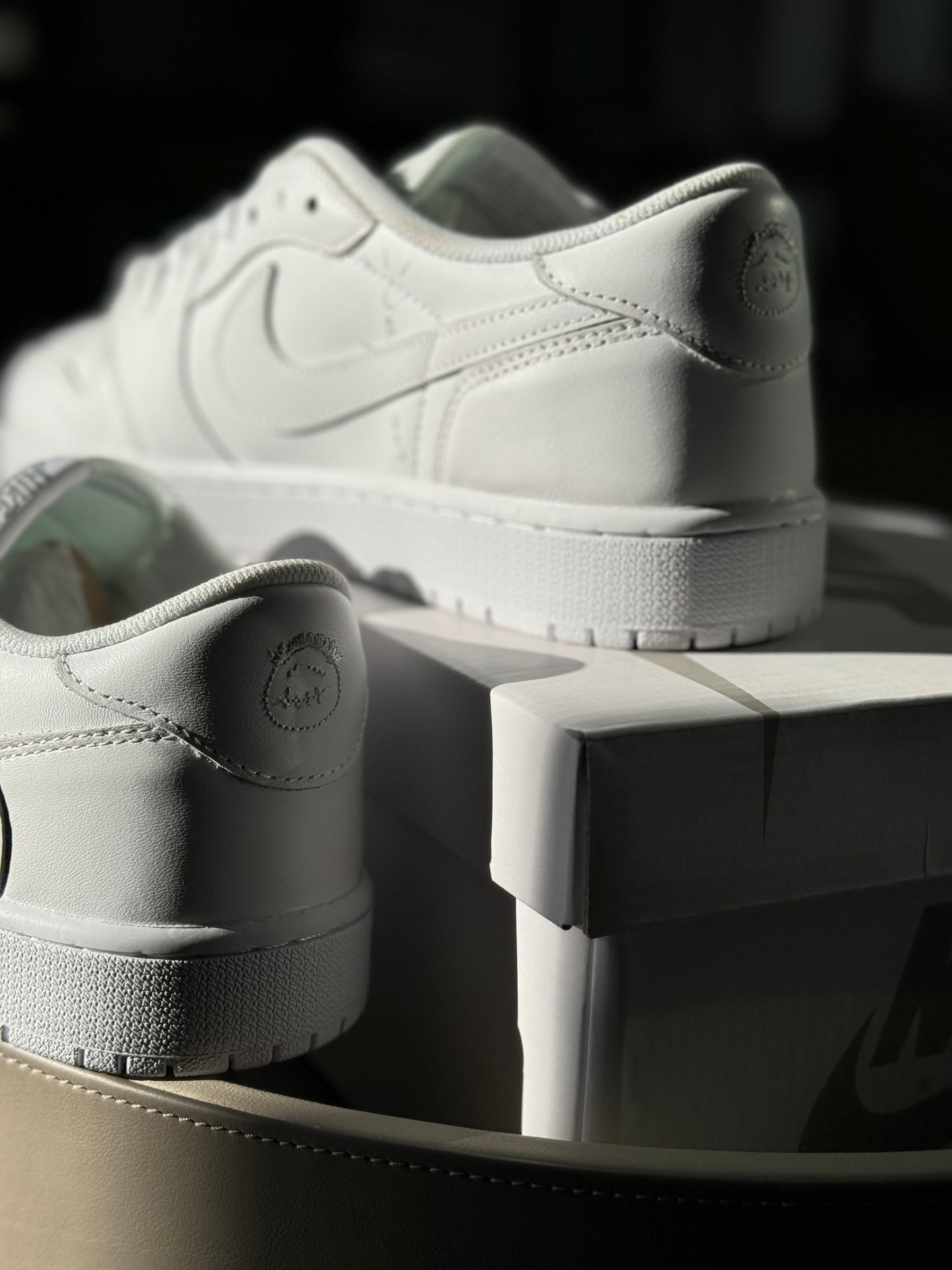 SAMPLE - Nike Air Jordan 1 low Travis Scott “White Party”