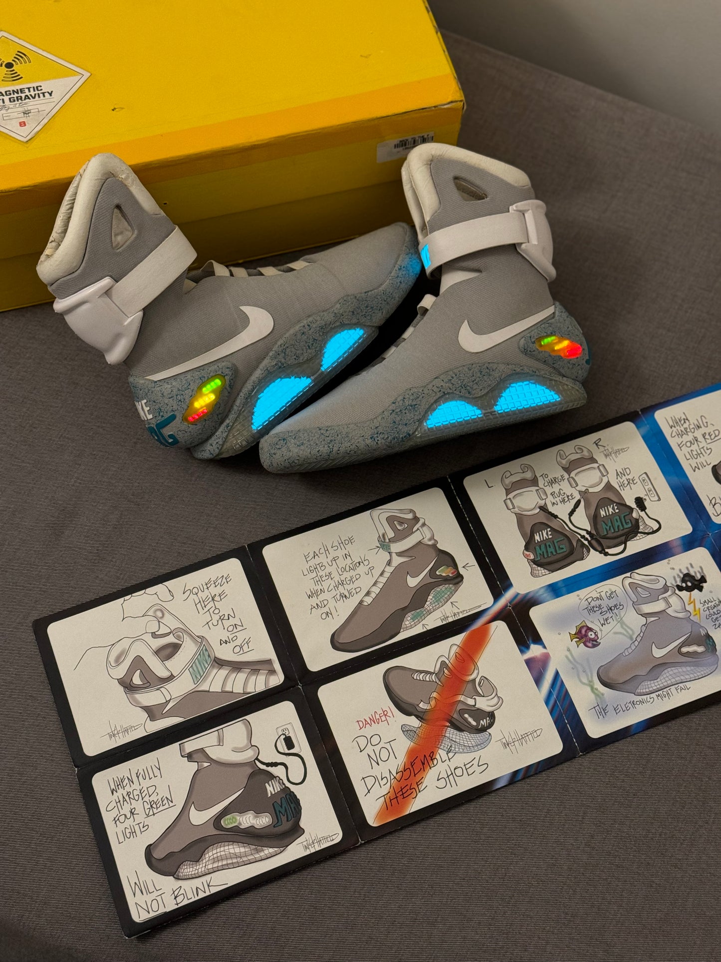 SIGNED BOX - 2011 NIKE MAG