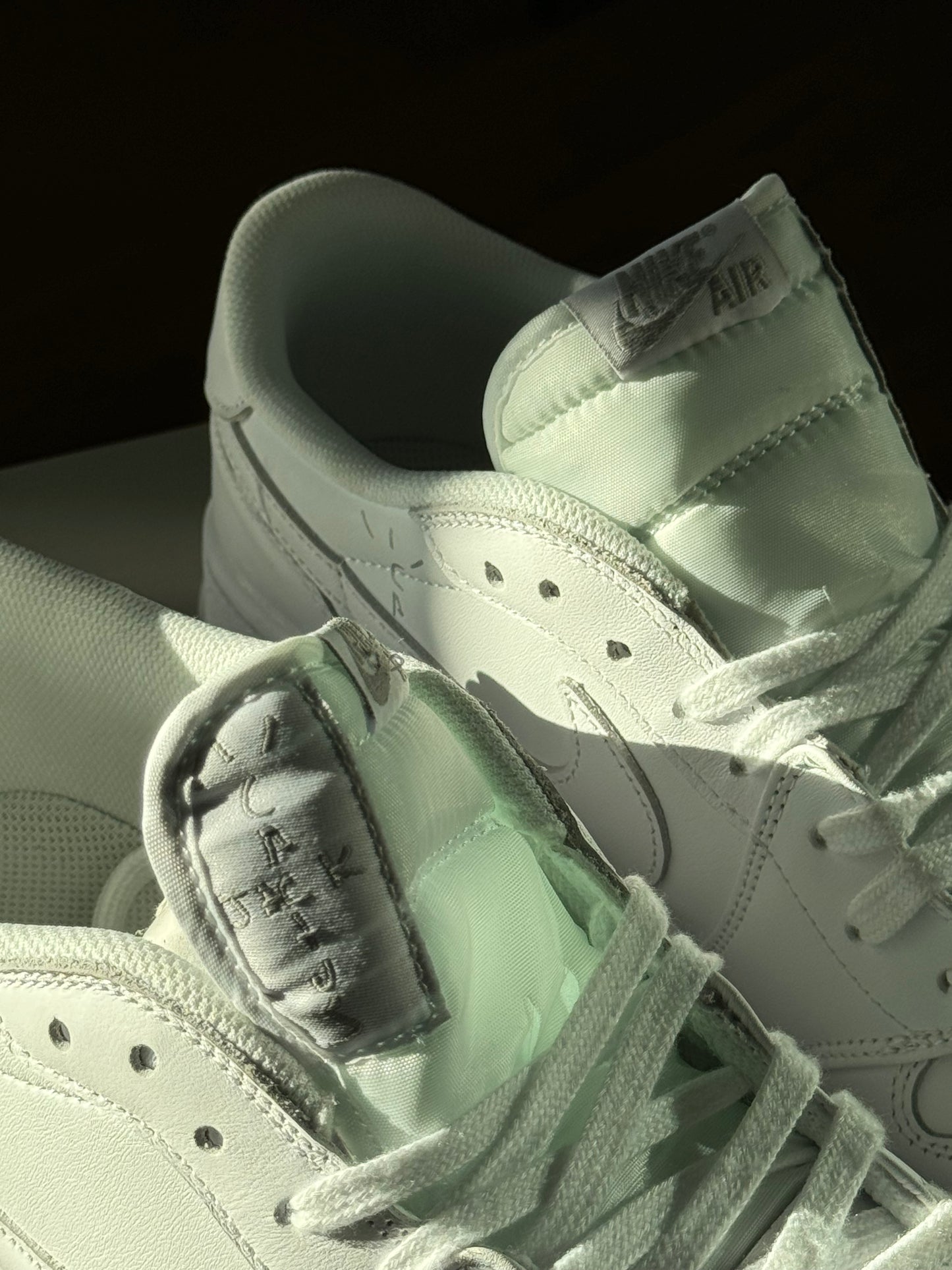 SAMPLE - Nike Air Jordan 1 low Travis Scott “White Party”